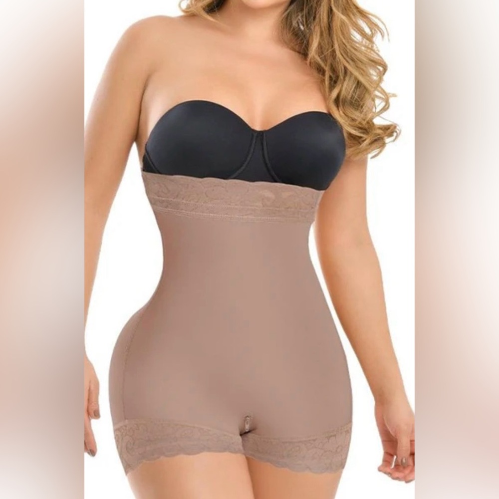MOVING SALE!! $40!!Strapless Boyshort Shaper